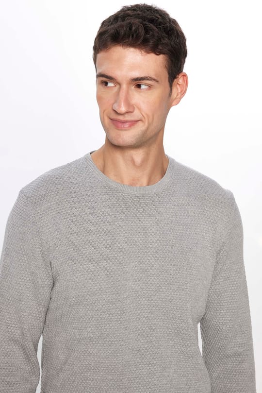 Erkek Standart Fit Normal Kesim Bisiklet Yaka Petek Desenli Gri Triko Kazak