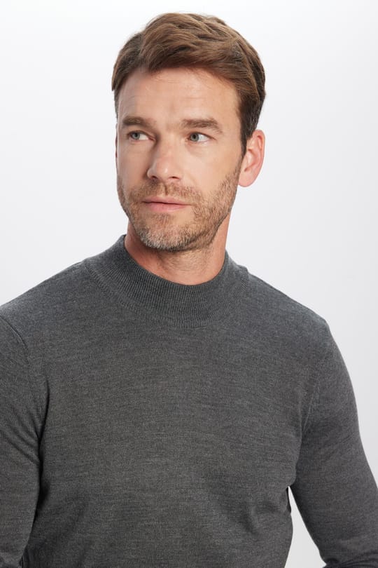 Erkek Slim Fit Yarım Balıkçı Yaka Düz Gri Triko Kazak