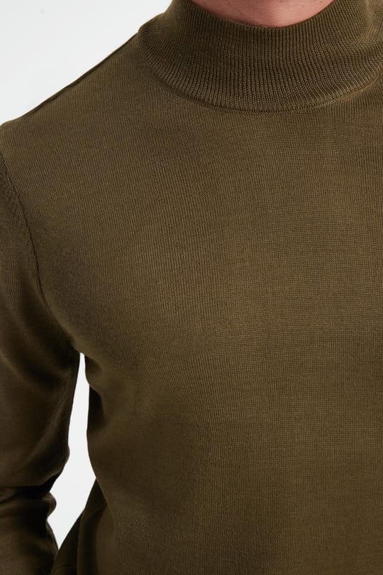 Erkek Standart Fit Normal Kesim Yarım Balıkçı Yaka Düz Haki Triko Kazak