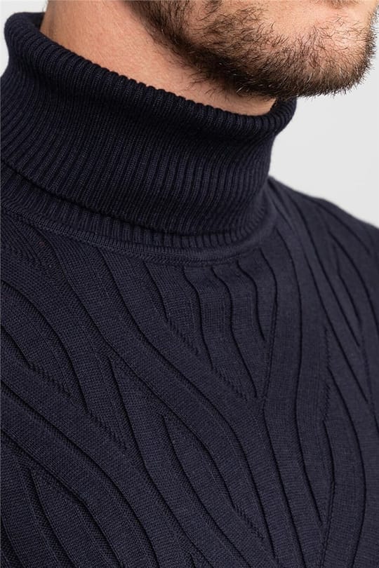 Erkek Slim Fit Tam Balıkçı Yaka Saç Örgü Desenli Lacivert Triko Kazak