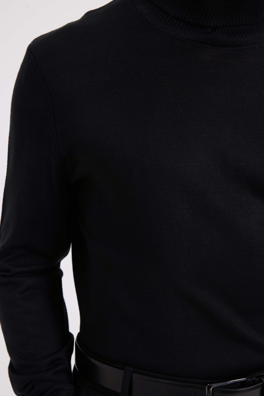 Erkek Slim Fit Tam Boğazlı Yaka Düz Yün Triko Kazak