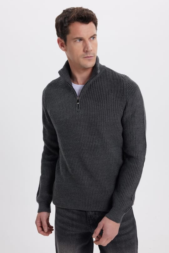 Erkek Slim Fit Dar Kesim Fermuarlı Gri Dik Yaka Triko Kazak