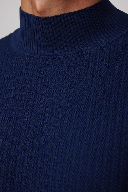 Slim Fit Yarım Balıkçı Yaka Tüylenme Yapmayan Lacivert Erkek Triko Kazak