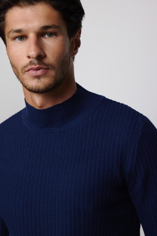 Slim Fit Yarım Balıkçı Yaka Tüylenme Yapmayan Lacivert Erkek Triko Kazak