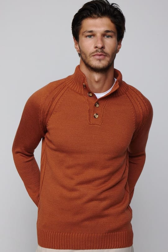Erkek Slim Fit Dar Kesim Dik Yaka Düğmeli Tarçın Triko Kazak