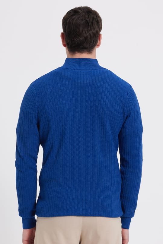 Slim Fit Dar Kesim Dik Yaka Fermuarlı Desenli Saks Mavi Erkek Triko Kazak