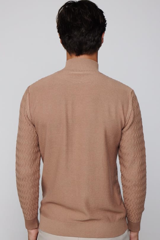 Slim Fit Dar Kesim Yarım Balıkçı Yaka Desenli Tüylenmeyen Bej Erkek Triko Kazak