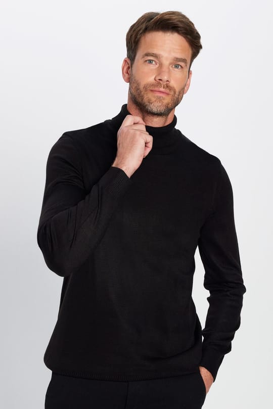Erkek Slim Fit Dar Kesim Yumuşak Dokulu Tüylenmeyen Siyah Tam Balıkçı Yaka Triko Kazak