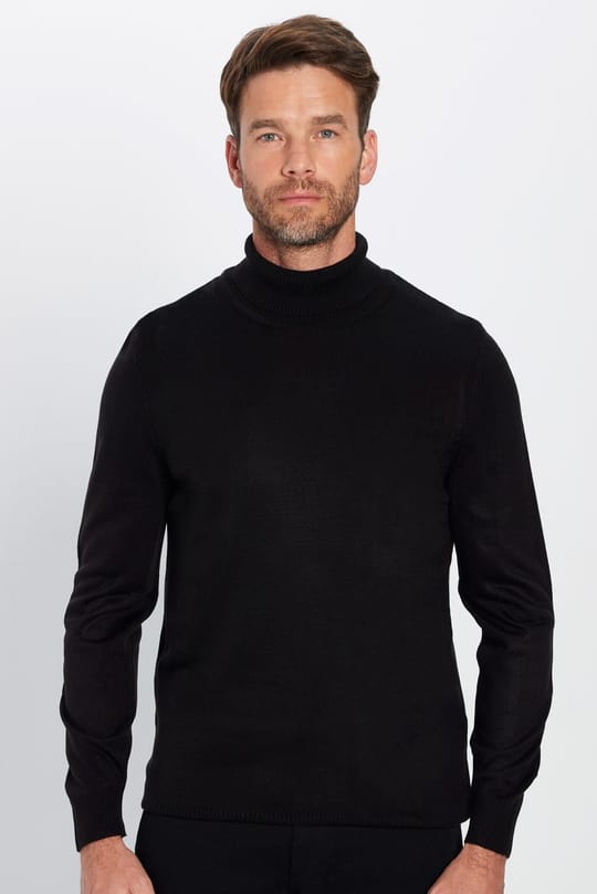 Erkek Slim Fit Dar Kesim Yumuşak Dokulu Tüylenmeyen Siyah Tam Balıkçı Yaka Triko Kazak