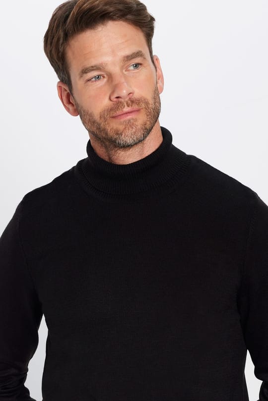 Erkek Slim Fit Dar Kesim Yumuşak Dokulu Tüylenmeyen Siyah Tam Balıkçı Yaka Triko Kazak