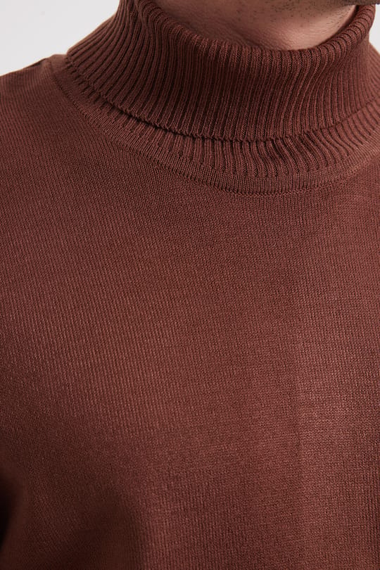 Erkek Slim Fit Dar Kesim Yumuşak Dokulu Tüylenmeyen Kahverengi Tam Balıkçı Yaka Triko Kazak