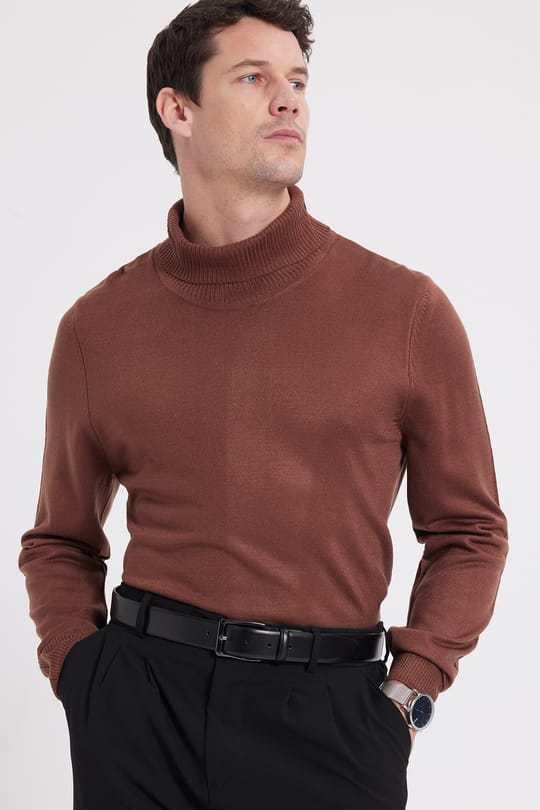 Erkek Slim Fit Dar Kesim Yumuşak Dokulu Tüylenmeyen Kahverengi Tam Balıkçı Yaka Triko Kazak