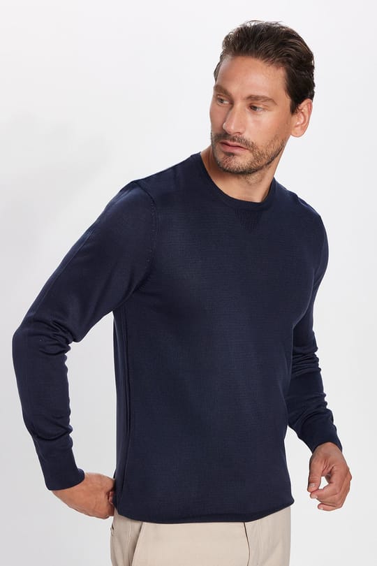 Erkek Slim Fit Dar Kesim Yumuşak Dokulu Tüylenmeyen Lacivert Bisiklet Yaka Triko Kazak