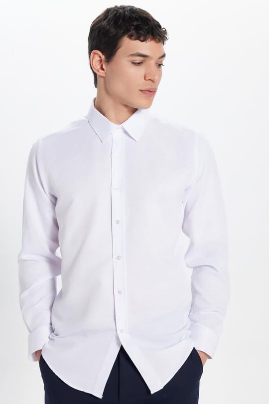 Erkek Modern Fit Dar Kesim Pamuklu Kolay Ütü Armürlü Beyaz Gömlek