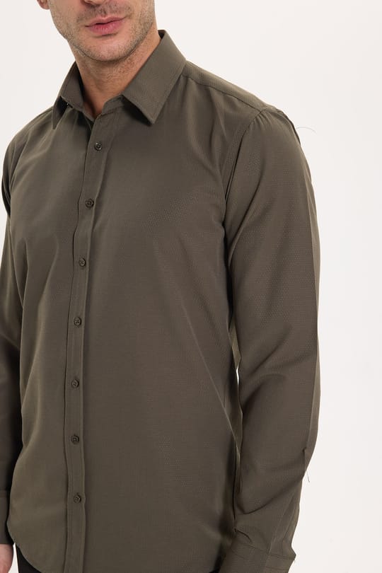 Erkek Modern Fit Dar Kesim Pamuklu Uzun Kollu Kravatlık Armürlü Haki Gömlek