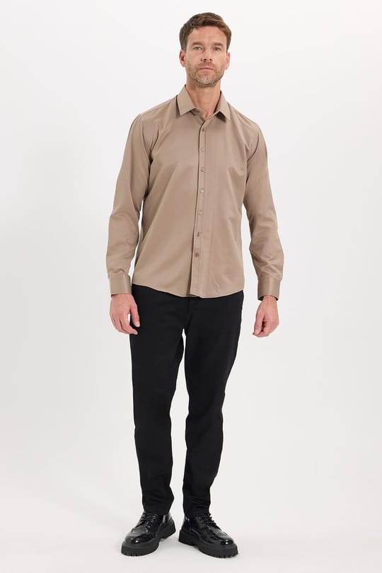 Erkek Modern Fit Dar Kesim Pamuklu Uzun Kollu Kravatlık Armürlü Bej Gömlek