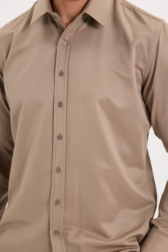 Erkek Modern Fit Dar Kesim Pamuklu Uzun Kollu Kravatlık Armürlü Bej Gömlek