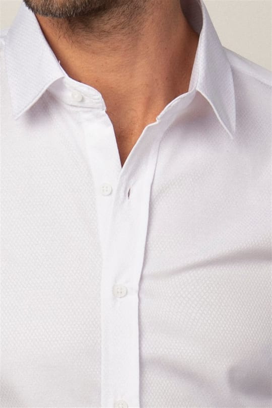 Modern Slim Fit Uzun Kollu Pamuklu Kolay Ütü Armürlü Erkek Beyaz Gömlek