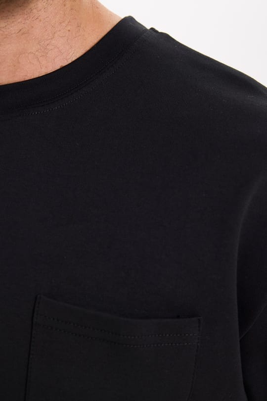 Erkek Oversize Geniş Kesim Pamuklu Kısa Kol Likralı Cepli Siyah Bisiklet Yaka Tişört