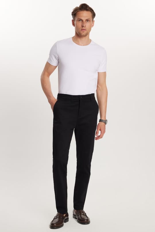 Erkek Slim Fit Chino Esnek Yandan Cepli Önü Fermuarlı Pamuklu Dokulu Siyah Pantolon