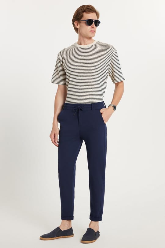 Erkek Slim Fit Pamuklu Beli Bağlamalı Yan Cepli Katlamalı Paça Jogger Lacivert Pantolon