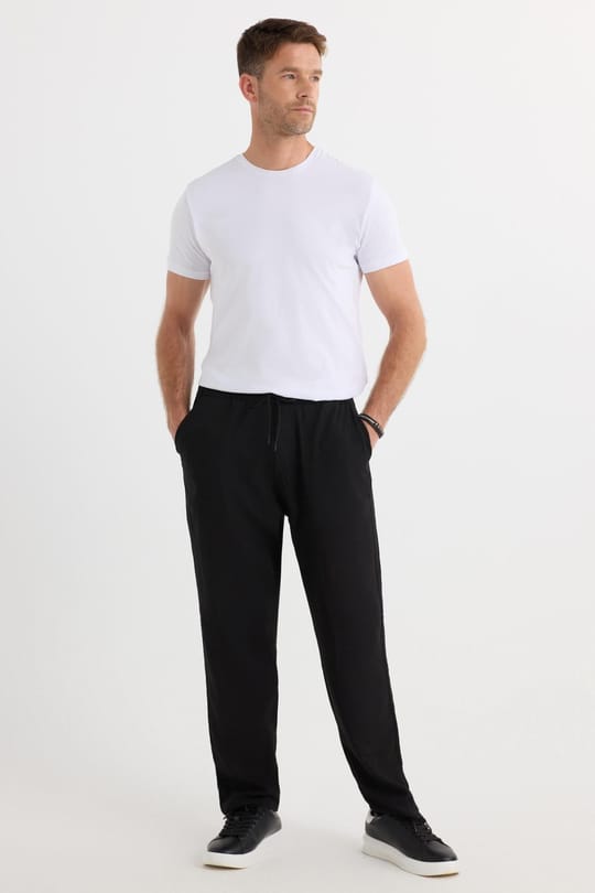 Erkek Standart Fit Normal Kesim Beli Bağcıklı Geniş Paça Siyah Pantolon