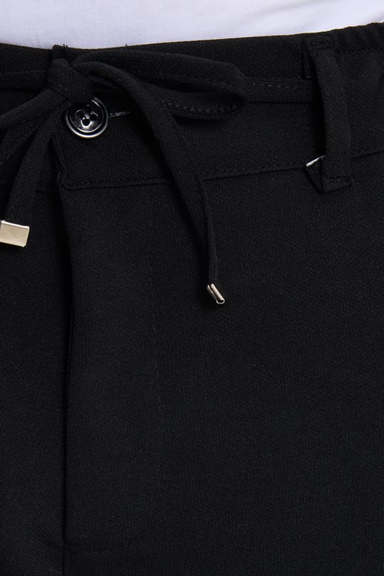 Erkek Slim Fit Dar Kesim Beli Lastikli Bağcık Detaylı Siyah Pantolon