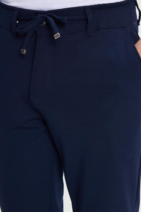 Erkek Slim Fit Dar Kesim Beli Lastikli Bağcık Detaylı Lacivert Pantolon