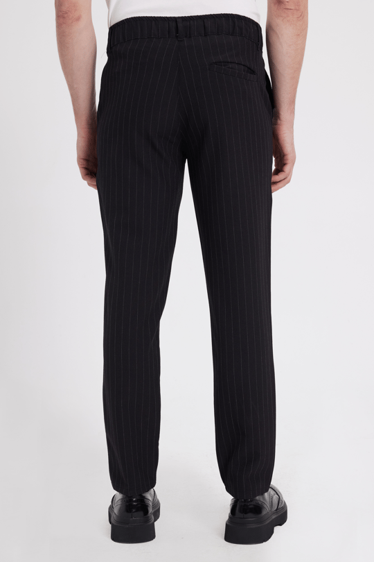 Erkek Slim Fit Dar Kesim Gofre Kumaş Beli Bağcıklı Çizgili Siyah Pantolon