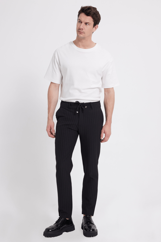 Erkek Slim Fit Dar Kesim Gofre Kumaş Beli Bağcıklı Çizgili Siyah Pantolon