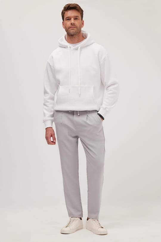 Erkek Slim Fit Dar Kesim Lastikli Bel Bağcık Detaylı Pileli Gri Pantolon