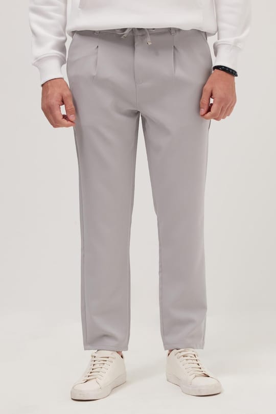 Erkek Slim Fit Dar Kesim Lastikli Bel Bağcık Detaylı Pileli Gri Pantolon