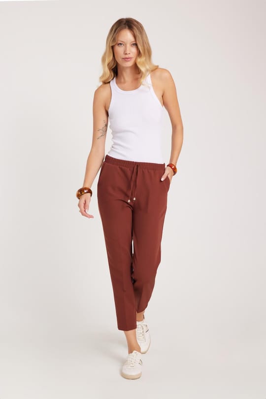 Kadın Relax Fit Rahat Kesim Yüksel Bel Dar Paça Beli Lastikli Bağcıklı Kahverengi Pantolon