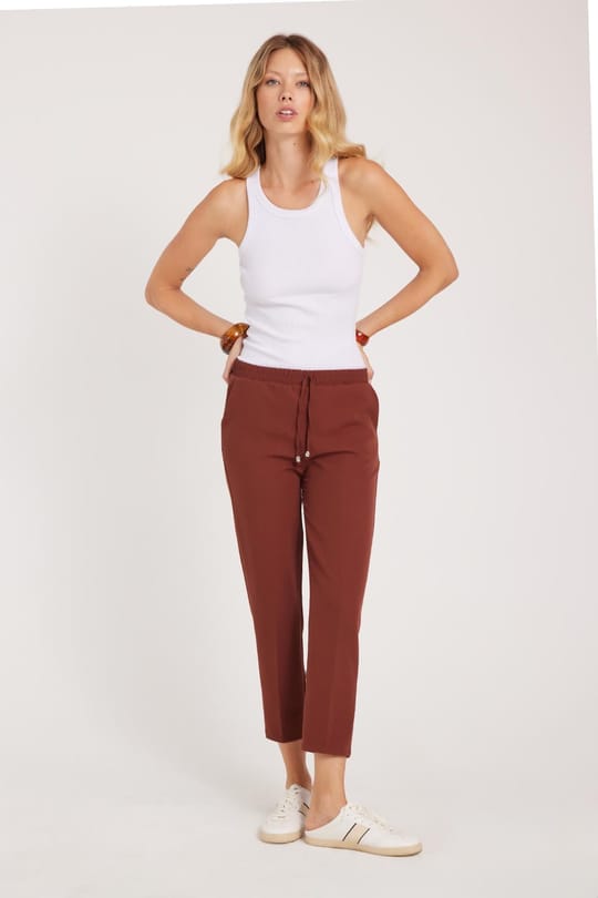 Kadın Relax Fit Rahat Kesim Yüksel Bel Dar Paça Beli Lastikli Bağcıklı Kahverengi Pantolon