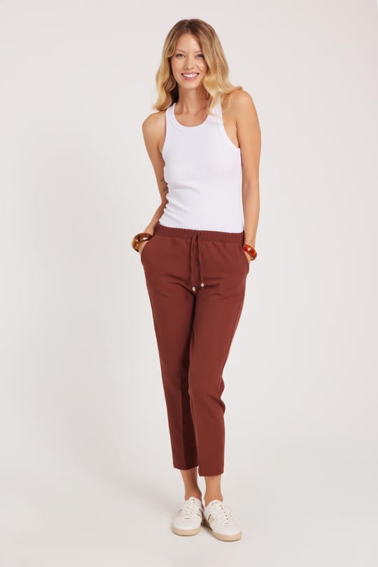 Kadın Relax Fit Rahat Kesim Yüksel Bel Dar Paça Beli Lastikli Bağcıklı Kahverengi Pantolon