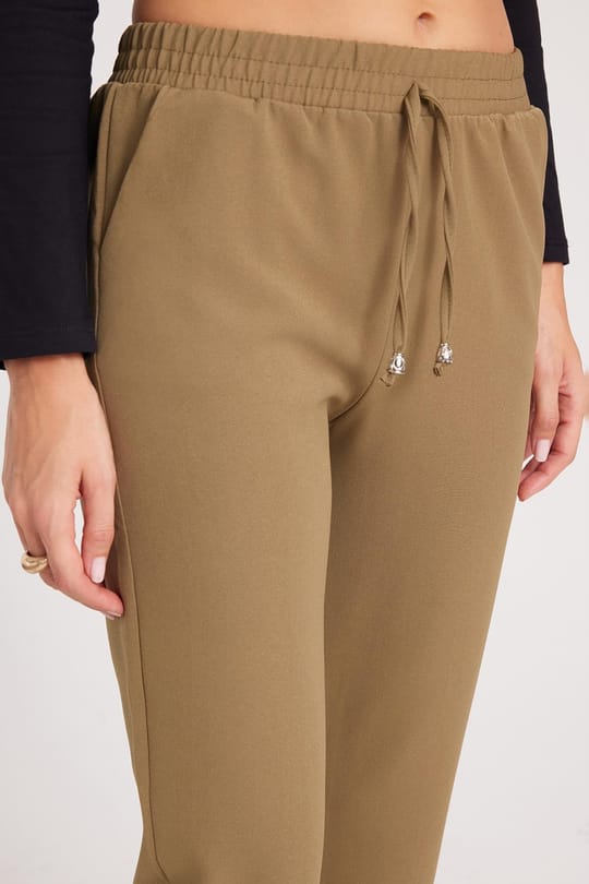 Kadın Relax Fit Rahat Kesim Yüksel Bel Dar Paça Beli Lastikli Bağcıklı Haki Pantolon