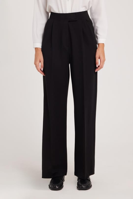 Kadın Regular Fit Klasik Kesim Cırt Kapamalı Geniş Paça Siyah Pantolon