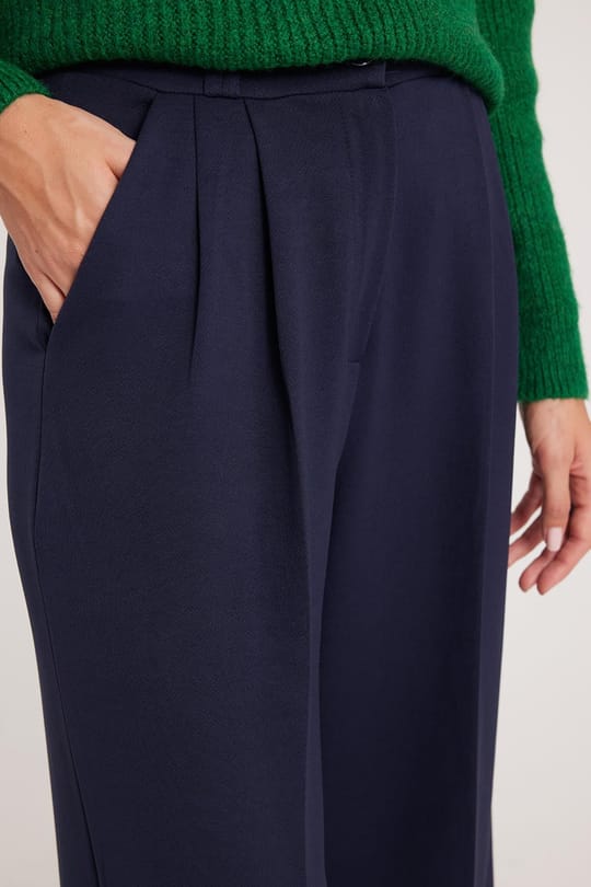 Kadın Regular Fit Klasik Kesim Yüksel Bel Geniş Paça Lacivert Pantolon