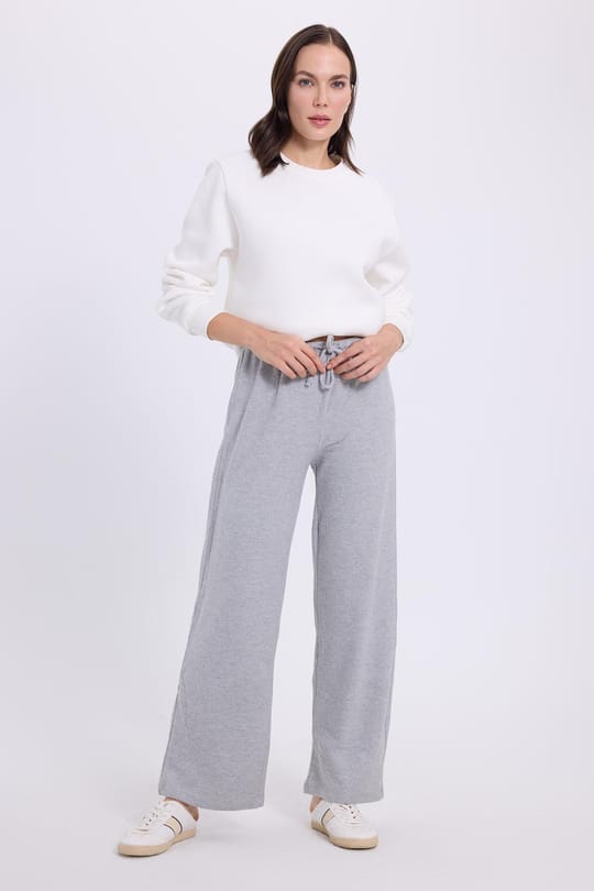 Kadın Relax Fit Rahat Kesim Beli Bağcıklı Geniş Paça Gri Pantolon