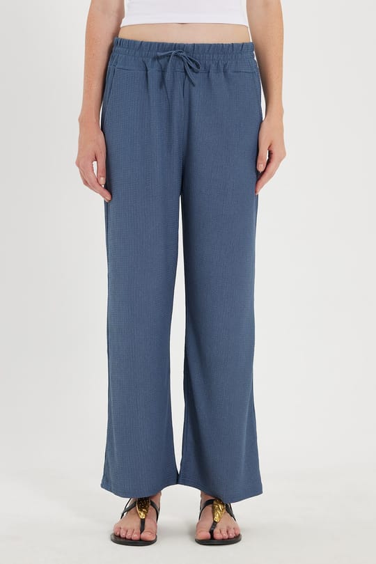 Kadın Regular Fit Klasik Kesim Pamuklu Beli Bağcıklı Desenli Çift Cepli İndigo Pantolon