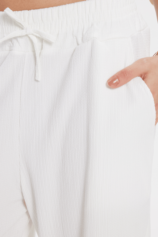 Kadın Regular Fit Klasik Kesim Pamuklu Beli Bağcıklı Desenli Çift Cepli Beyaz Pantolon