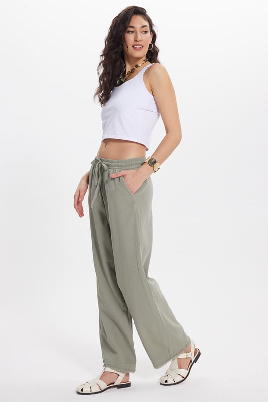 Kadın Relax Fit Rahat Kesim %100 Pamuk Beli Bağcıklı Lastikli Çift Cepli Haki Pantolon