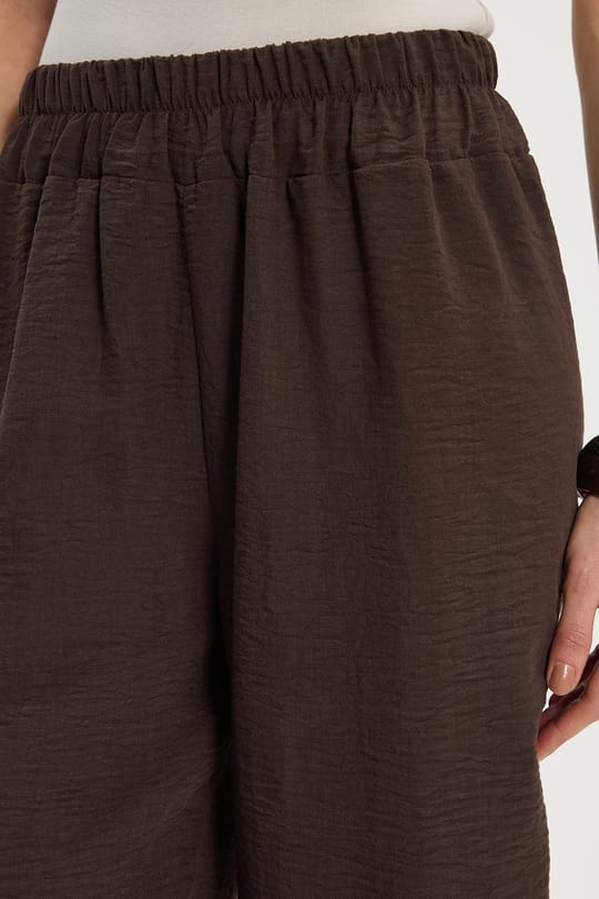 Kadın Relax Fit Rahat Kesim Beli Lastikli Kahverengi Pantolon