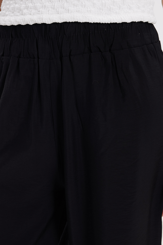 Kadın Relax Fit Rahat Kesim Beli Lastikli Siyah Pantolon