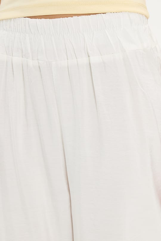Kadın Relax Fit Rahat Kesim Beli Lastikli Ekru Pantolon