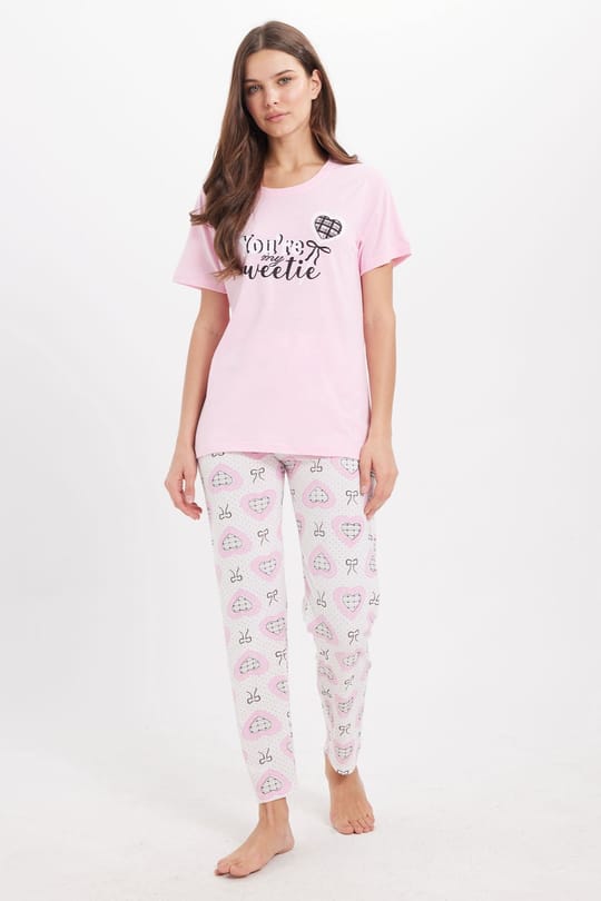 Kadın Regular Fit Klasik Kesim %100 Pamuk Bisiklet Yaka Kısa Kollu Baskılı Pembe Pijama Takımı