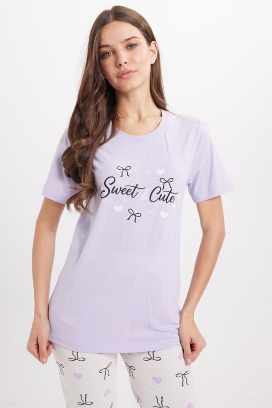 Kadın Regular Fit Klasik Kesim %100 Pamuk Bisiklet Yaka Kısa Kollu Baskılı Lila Pijama Takımı