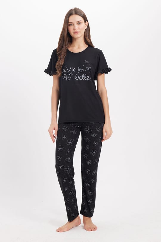 Kadın Regular Fit Klasik Kesim %100 Pamuk Fırfır Detaylı Kısa Kollu Baskılı Siyah Pijama Takımı