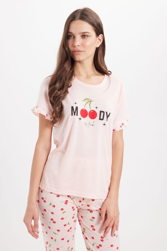 Kadın Regular Fit Klasik Kesim %100 Pamuk Fırfır Detaylı Kısa Kollu Baskılı Pembe Pijama Takımı