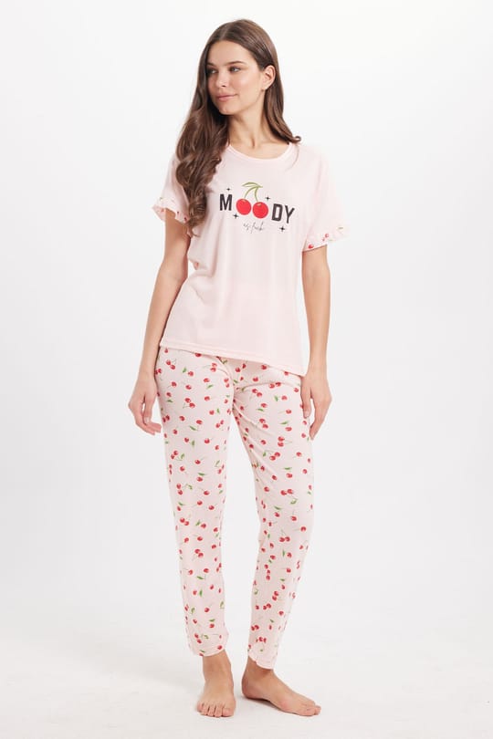 Kadın Regular Fit Klasik Kesim %100 Pamuk Fırfır Detaylı Kısa Kollu Baskılı Pembe Pijama Takımı
